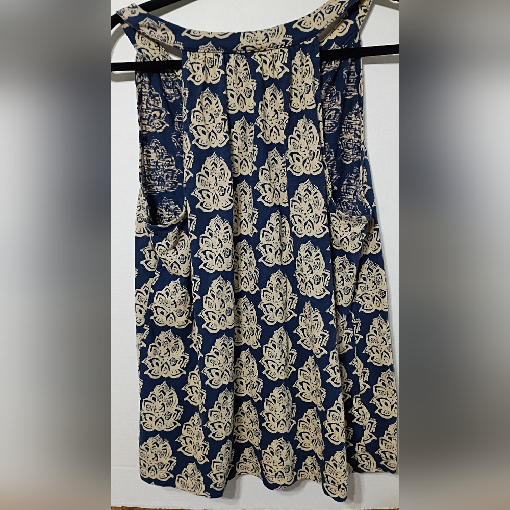 Merona Navy Blue and Cream Sleeveless Printed Blouse L